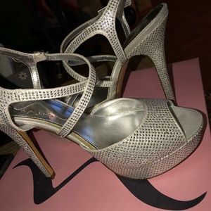 Nina silver gorgeous heels